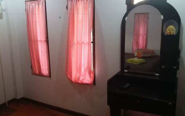 Ban Ruen Thai Resort