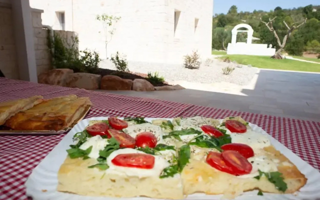 Poolside Holiday Home Near Cisternino