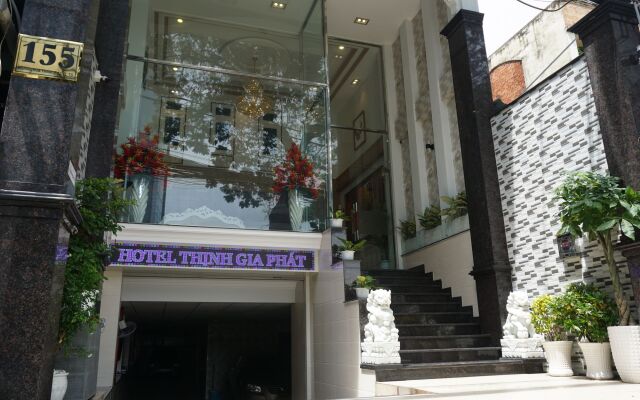 RedDoorz Thinh Gia Phat Hotel