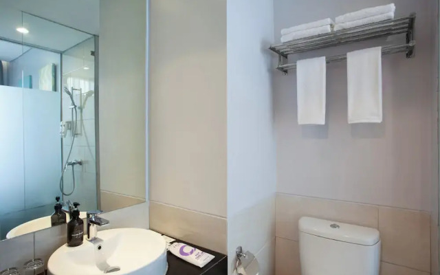 Fox Lite Hotel Cikarang