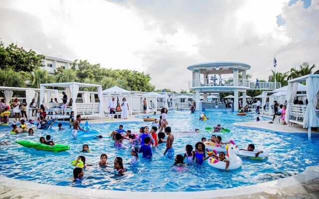 Playa Palmera Beach Resort