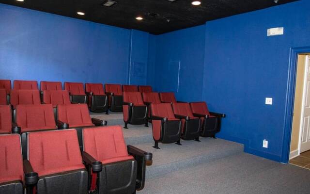 4697 Comfortable 7BD House