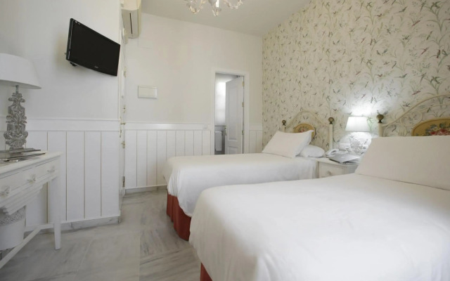 Basic Hotel Puerta de Sevilla