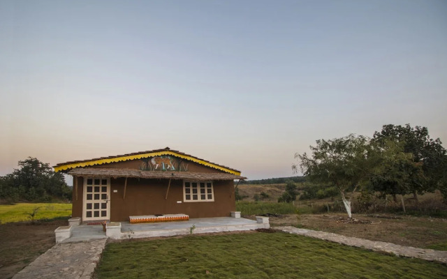 WOW STAYZ2 Pachmarhi Foothill Cottages