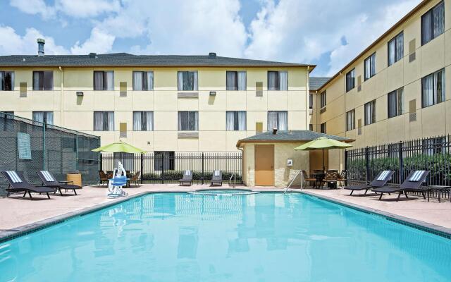 La Quinta Inn and Suites Woodlands South