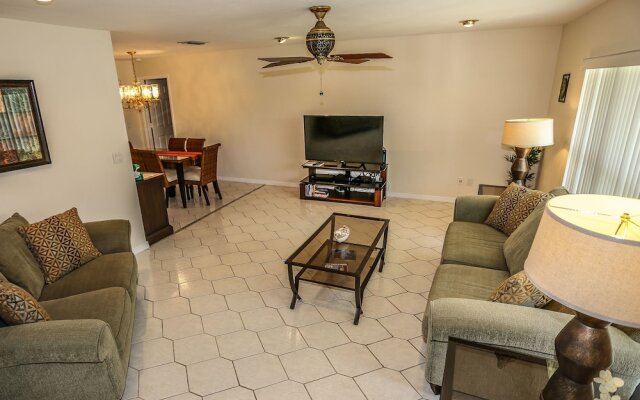 250 Albatross St. - M