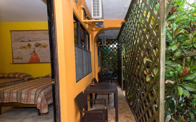 Sunrise Club Hotel Restaurant & Bar