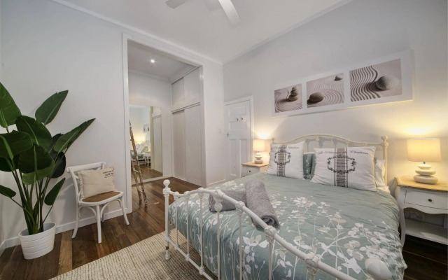 A PERFECT STAY –A Summer Cottage Byron Bay
