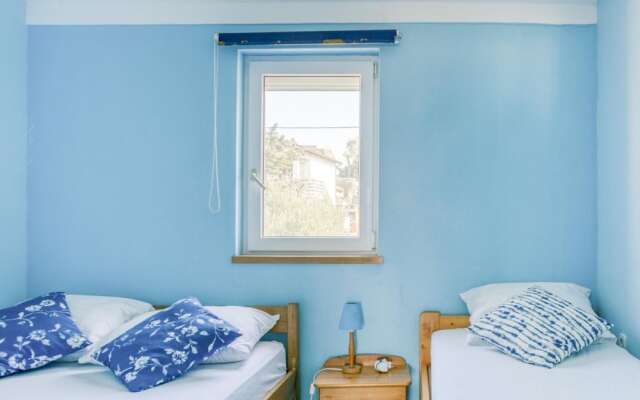 Lovely Apartment in Pirovac With Balcony