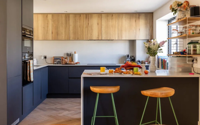 Stylish Family Home With Garden
