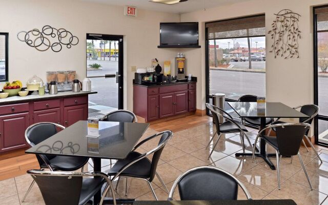 OYO Hotel Lake Park/Valdosta I-75, Exit 5