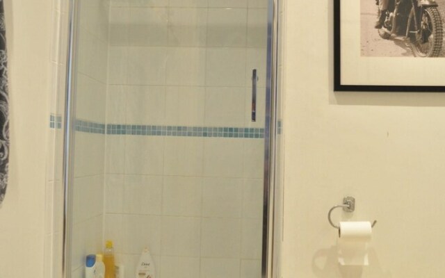 Stylish 1 Bedroom Apartment Near Parsons Green Station