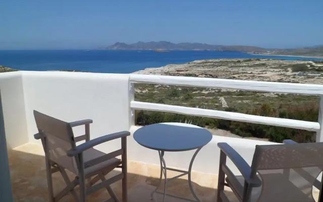 Sarakiniko View Studios