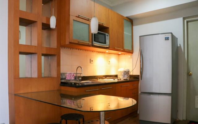 Cozy Living And Modern 2Br Puri Garden Apartment