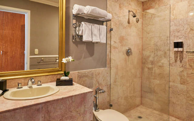 Waymore Hotel Spa & Casino