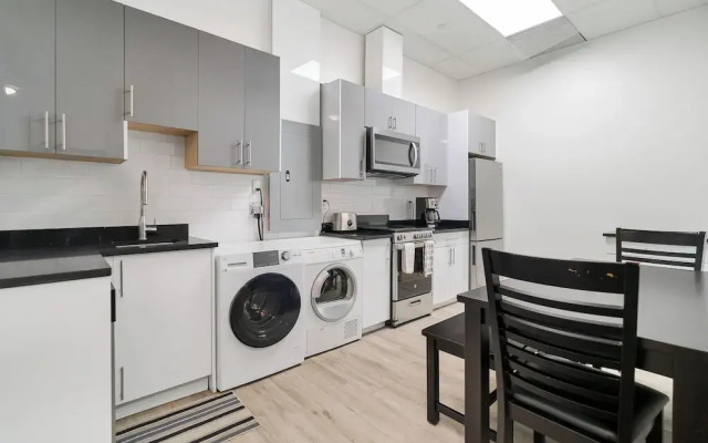 Charming 1BR Lakeside