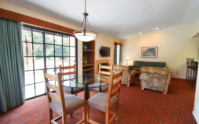 Riviera Oaks Resort