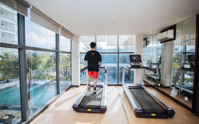 Palmy Beach Club Resort