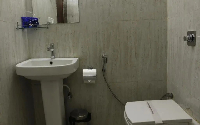 OYO Premium Old Station Road Bhubaneswar 4