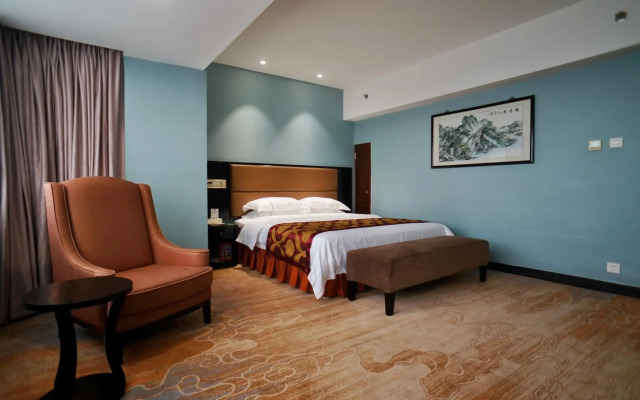 Skyline Plaza Hotel