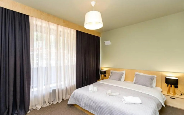 2BR apt with a furnished balcony 2 min to Kokhta