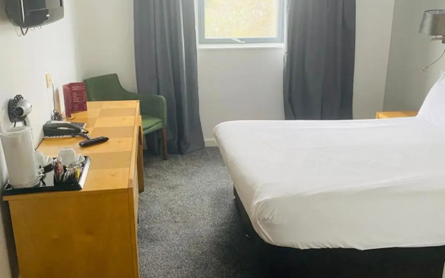 Ramada by Wyndham Oldbury Birmingham