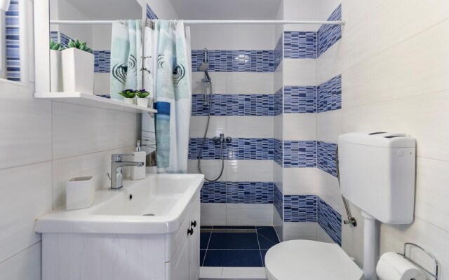 Stunning Apartment in Fazana With Wifi and 3 Bedrooms