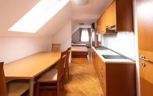 Apartmaji In Sobe Ramar