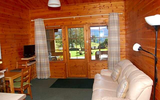 Cosy Rowan woodland lodge no1