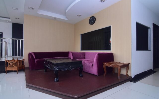 OYO 43959 Astana Hotel
