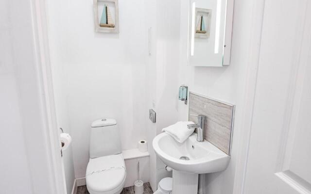 Perfect Location with Parking -Jersey Lodge