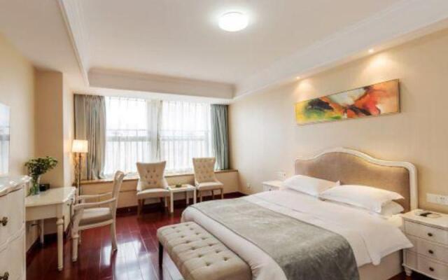 Hangzhou Caitong Center Apartment (Wujiaotian Street Gaosha Road Subway Station Branch)