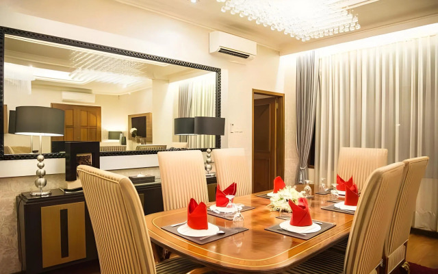Diamond Hotel Solo