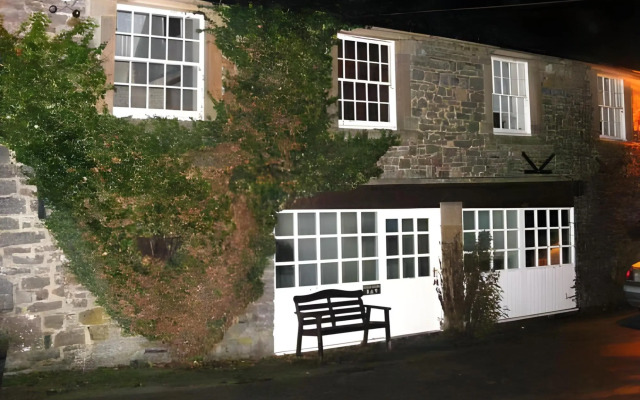 The Manifold Inn
