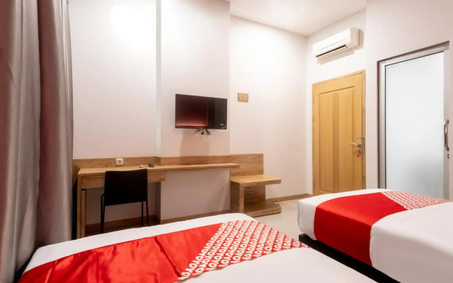OYO 3159 Festive Inn