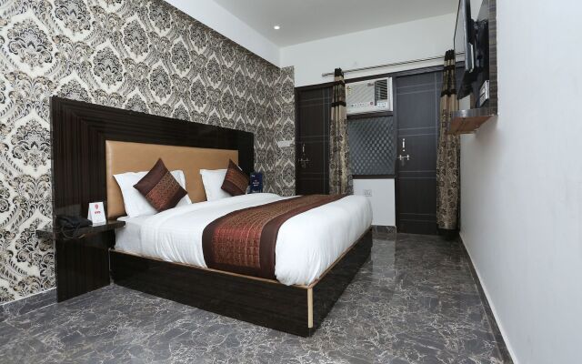 OYO 11405 Hotel Tej Palace