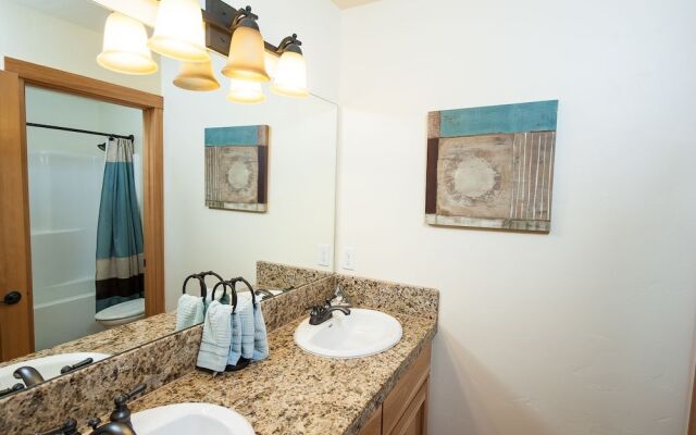 Waterside Family Fun 3 Br home by RedAwning