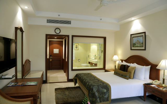 Jaypee Palace Hotel & International Convention Centre – Guest Rooms – Agra