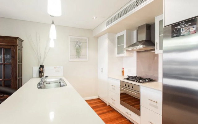 Spinnakers Apartments