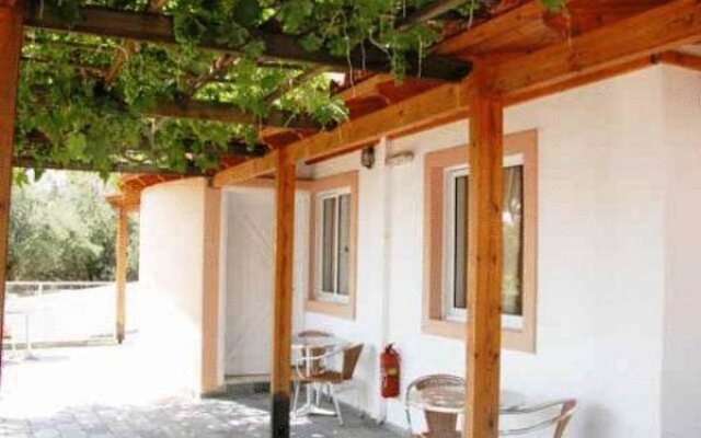 Primavera Paradise Apartments