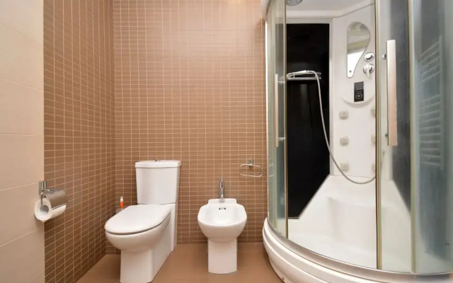 Apartment by Luxe Group DI888