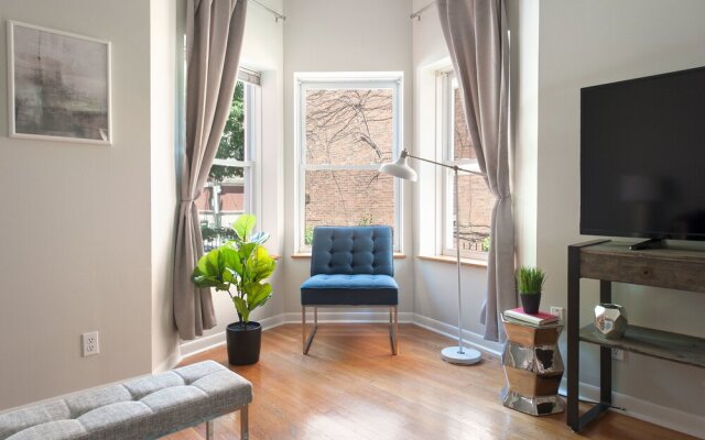Sophisticated 4BR in Lincoln Park by Sonder