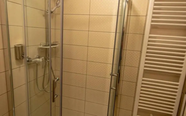 Pastel Art Deco 3BDR Ruterra Apt