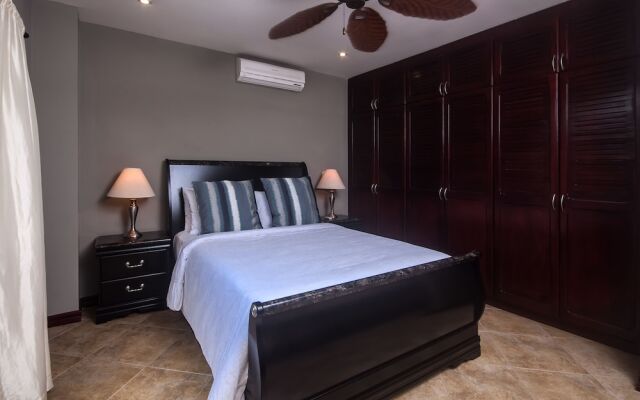 Monte Rey by Dream Makers