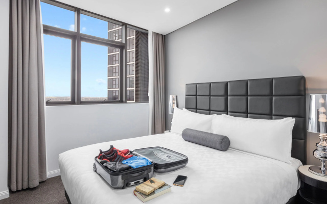Meriton Suites Church Street, Parramatta – Guest Rooms – Sydney