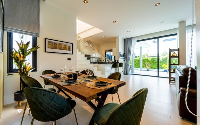 Luxury 6 Bed Private Pool Villa - LLW