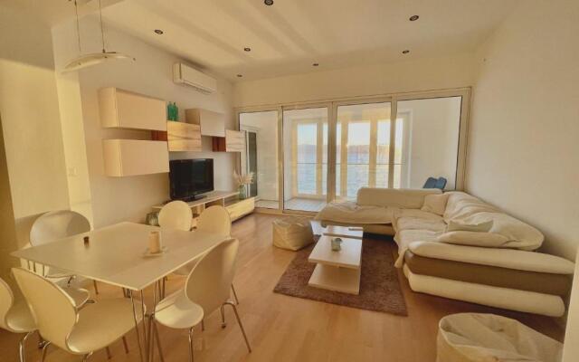 First row to the sea - Nautilus Deluxe Apartment