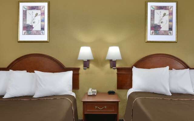 Howard Johnson Hotel & Suites by Wyndham Allentown/Dorney