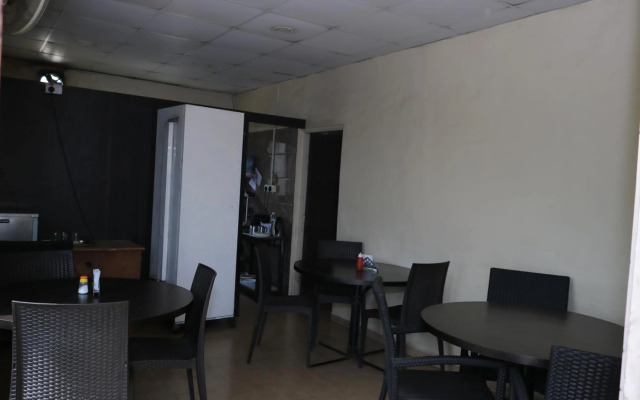 OYO 1959 Hotel Raj