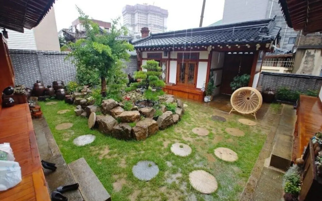 Hanok 1957